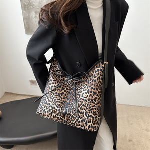 Sac à bandoulière pour femme, nouveau sac fourre-tout rétro à motif léopard, personnalisé, noir/marron/khaki, grande capacité - Product Image 4