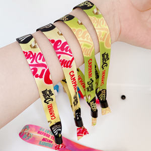 Logotipo personalizado Venta al por mayor Evento Festival <span class=keywords><strong>Pulseras</strong></span> tejidas de poliéster Muñequeras de tela <span class=keywords><strong>totwoo</strong></span> Pareja Pulsera - Product Image 3