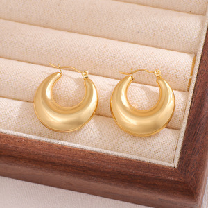 Vente en gros de boucles <span class=keywords><strong>d</strong></span>'oreilles en acier inoxydable, ensemble de boucles <span class=keywords><strong>d</strong></span>'oreilles pour femmes, luxe léger, vintage, haut de gamme, tendance, minimalistes - Product Image 2