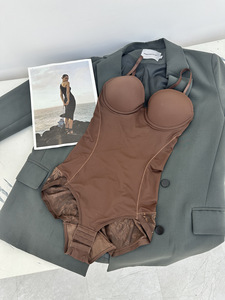 Nouveautés Body sculptant sans couture en dentelle profonde avec soutien-gorge intégré pour femmes, body sans dos, contrôle du corps, amincissant, sans manches - Product Image 3