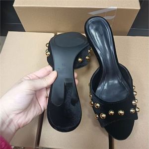 Nuovi Sandali <span class=keywords><strong>Neri</strong></span> in Camoscio con Borchie Metalliche, Tacco a Spillo, Punta Aperta, Suola in Gomma, Scarpe Casual Sexy per Donne - Product Image 4