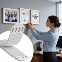 Bandes adhésives faciles à retirer sans laisser de trace pour accrocher des tableaux, des peintures, des cadres photo sur les murs de la chambre d'enfant