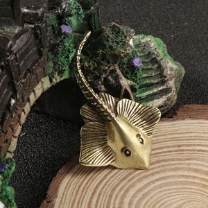 Vendita calda rame solido manta ornamenti in ottone intagliato ornamenti da tè artigianato - Product Image 3