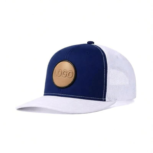 Gorra Trucker de 6 Paneles Azul y Blanca con Malla Trasera Ajustable, Gorra Casual de 6 Paneles con Logotipo Grabado en el Panel Frontal - Product Image 1