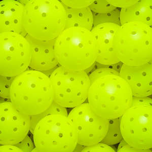 كرات بيكليل مختبرة ومجربة ، تصميم للحد من الضوضاء ومقاومة للأشعة فوق البنفسجية لاستخدام الشاطئ/المنتجع 8 ألوان فلورسنت - Product Image 1