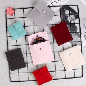 Bolsa de Terciopelo Personalizada al por Mayor con Botón de Cierre para Joyas: Pendientes, Collares, Pulseras, Broches, Anillos, Relojes, Piedras Preciosas, Reciclable - Product Image 5