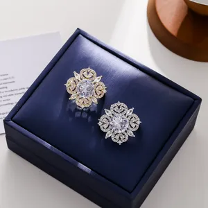 Bros Pin Kristal Mewah Berlapis Emas untuk Wanita, Model Retro Court <span class=keywords><strong>Emerald</strong></span> Hollow Out Anti-Silau dengan Gesper, Hadiah Pernikahan - Product Image 1