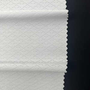 Tessuto in maglia jacquard bianco in poliestere ed elastan, elasticizzato in 4 direzioni, traspirante, a rete, per <span class=keywords><strong>maglie</strong></span> da <span class=keywords><strong>calcio</strong></span>, abbigliamento sportivo e biancheria da letto - Product Image 3