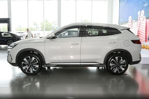 BYD Song Plus EV 2024, 650 km de Autonomía, Interior Oscuro Automático, Portaequipajes de Aleación de Aluminio, SUV de 5 Plazas, Hecho en China - Product Image 5