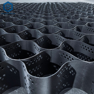 แผ่นตาข่ายรังผึ้งพลาสติกป้องกันการลาดตัวของพื้นดินแบบสามมิติสำหรับโครงการถนนในจอร์แดน - Product Image 3