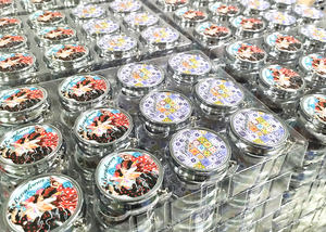 Sortie d'usine personnalisé petit métal médecine <span class=keywords><strong>Paris</strong></span> villes pays Souvenir boîte à pilules étui avec miroir - Product Image 2