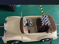 Logo personnalisé direct usine présentateur de bouteille Glorifier LED en forme de voiture transporter pour la publicité VIP