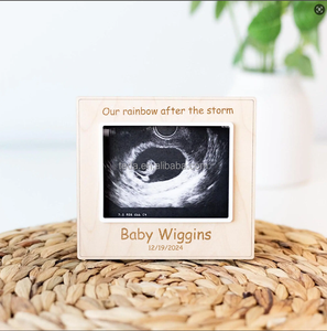 Cartes <span class=keywords><strong>de</strong></span> jalons mensuels et d'annonce <span class=keywords><strong>de</strong></span> naissance en bois perforé gravé double face pour bébé - Product Image 1