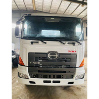 Camion tracteur d'occasion Hino 700 6x4 380 ch, tête de tracteur fabriquée au Japon