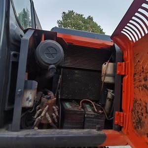 Excavatrice sur chenilles hydraulique Hitachi ZX250 d'occasion en bon état, 12 tonnes, avec moteur et boîte de vitesses, en vente - Product Image 6