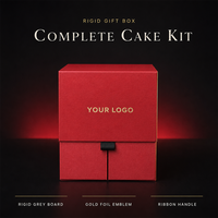 Boîte cadeau pour gâteau avec couvercle et base rigides et poignée en ruban noir