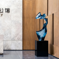 Sculpture en résine pour décoration intérieure, prix d'usine, grande taille, forme unique, art moderne, cadeau artistique pour les fêtes, sculpture au sol