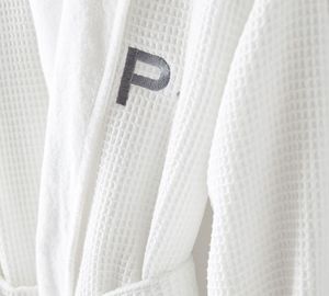 Di lusso Del Ricamo logo 100% Da Bagno In Cotone <span class=keywords><strong>Accappatoio</strong></span> <span class=keywords><strong>Collo</strong></span> <span class=keywords><strong>a</strong></span> <span class=keywords><strong>Scialle</strong></span> Cialda Velluto <span class=keywords><strong>Accappatoio</strong></span> <span class=keywords><strong>con</strong></span> il bianco Piping per 5 stelle hotel Spa - Product Image 4