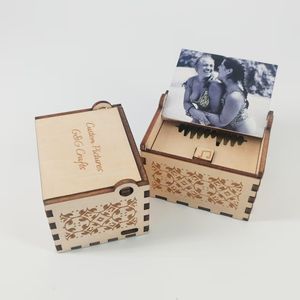 Caja <span class=keywords><strong>de</strong></span> Música <span class=keywords><strong>de</strong></span> Madera Personalizada con Función Nueva <span class=keywords><strong>de</strong></span> Fábrica, Directo <span class=keywords><strong>de</strong></span> Fábrica, con Múltiples Canciones Personalizadas, 7 Minutos - Product Image 1