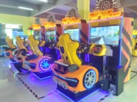 Machine de jeu de course d'arcade sonique à pièces avec récepteur de pièce Machine de jeu vidéo de course d'arcade d'amusement d'intérieur