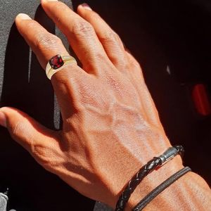 Cincin Pria 1CT Emas Padat 10K dengan Garnet Custom dan Moissanite untuk Pertunangan, Pernikahan, atau Hadiah Ulang Tahun untuknya - Product Image 3