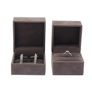 Soft velvet jewelry boxes customized jewelry box logo and set luxury
