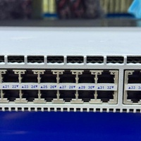 Commutateur réseau PoE d'occasion Arista DCS-7050TX-64-R avec 32 ports, montable en rack, 10/100/1000 Mbps