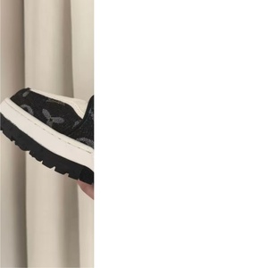 <b>Top</b>-quality fashionable and luxurious printed casual shoes with thick soles and anti-slip properties, suitable for <b>walking</b>. - Product Image 1