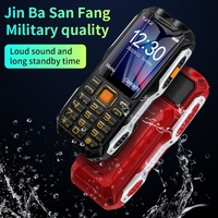 Prix bon marché Q8-1 batterie 16800mAh 2.4 pouces 21 touches lampe de poche LED FM SOS double SIM 4G Triple épreuve téléphone aîné
