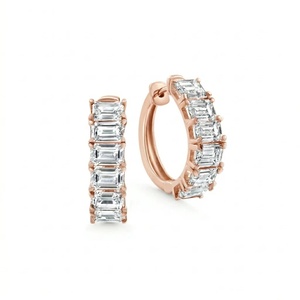 Boucles d'oreilles Huggies à motif diamant festonné - Or 9k, 14k, 18k - Product Image 3