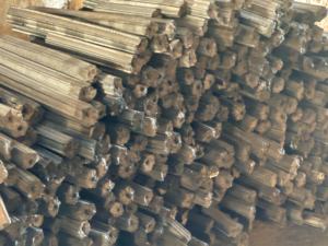 Charbon de bois de sciure de bois OEM du Vietnam, haute performance thermique, sans fumée, pour barbecue extérieur et camping - Product Image 1