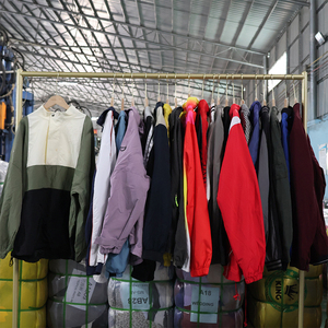 Vêtements Usagés de Seconde Main Premium Ukay, Balles de Vestes d'Automne Mixtes et Vêtements d'Hiver Usagés - Product Image 2