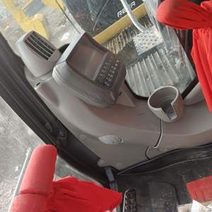 Excavadora Hidráulica Usada Hitachi ZX240 de Japón, 24300 kg, Modelo 2022, 125 kW de Potencia, Bomba y Motor PLC, Certificación EPA/CE - Product Image 5