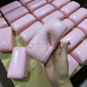 ของเล่นบีบลดความเครียดรูปเค้กสตรอว์เบอร์รี่สีชมพูขนาดเล็กน่ารัก กลิ่นหอม ฟื้นตัวช้า วัสดุ PU ของเล่นบีบคลายเครียด - Product Image 3