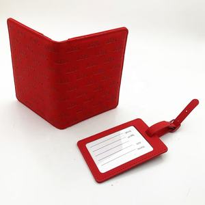 Étui de passeport et porte-étiquette de bagage en cuir PU rouge avec logo personnalisé, porte-documents de voyage - Product Image 6