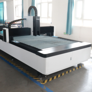 เครื่องตัดไฟเบอร์เลเซอร์โลหะ 3015 กำลัง 1KW-3KW ระบบควบคุม Cypcut รองรับ AI ระบบระบายความร้อนด้วยน้ำ สำหรับตัดแผ่นโลหะบาง - Product Image 1