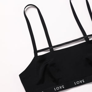 Conjuntos negra de lencería sexy para mujer con diseño de logotipo personalizado Conjunto de sujetador y bragas entrecruzados con estampado de correas de letras - Product Image 4