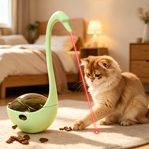 Juguete Interactivo Eléctrico para <span class=keywords><strong>Gatos</strong></span> con Luz UV Roja, Dispensador Automático de Golosinas, Rompecabezas Giratorio, Juego Autónomo para Aliviar el Aburrimiento y Estimular la Actividad Mental - Product Image 1
