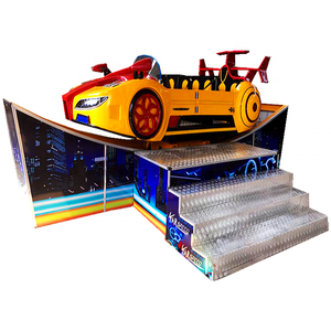 Grande Promozione: Giostra per Bambini con 8 Posti Rotanti a Forma di Auto Volante in Vendita - Product Image 2