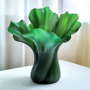 Vase en verre sculpté à la main de style Art déco pour mariage et bar mitzvah Décoration de table - Product Image 3