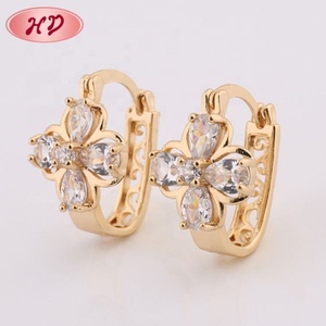 ต่างหูเพชรซิคอนชุบทองคำขาว 18K สไตล์ดูไบสำหรับผู้หญิง - Product Image 3