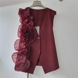 Femmes <span class=keywords><strong>gilet</strong></span> col en v 3d grande <span class=keywords><strong>maille</strong></span> fleurs couleur unie simple boutonnage <span class=keywords><strong>sans</strong></span> manches <span class=keywords><strong>gilet</strong></span> 2025 été nouvelle mode - Product Image 3