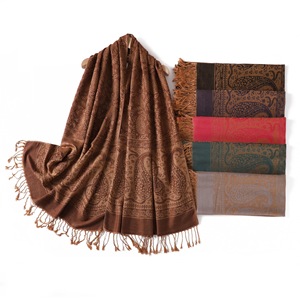 Châle en rayonne jacquard Paisley vintage, vente en gros d'usine, écharpe longue respirante en coton et lin avec franges - Product Image 1