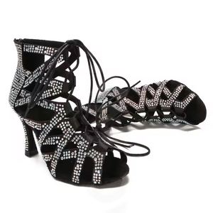 รองเท้าเต้นรำดีไซน์หรูหรา ประดับคริสตัล รองเท้าบูทเต้นรำคุณภาพสูง รองเท้าส้นสูงแบบผูกเชือก พื้นนุ่ม รองเท้าแตะสำหรับงานแต่งงานและงานปาร์ตี้สำหรับผู้หญิง - Product Image 1