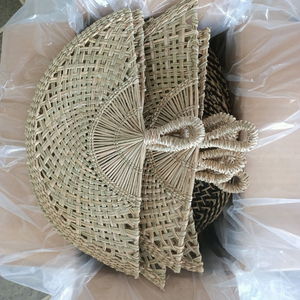 Abanico de hojas de palma de varios colores hecho a mano de Vietnam de Loto Azul tejido hecho a mano de algas marinas superventas - Product Image 3