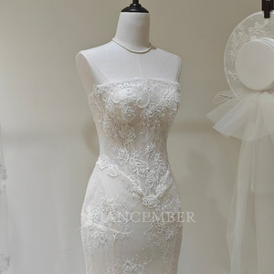 Robe de mariée sirène moderne et élégante LY117 à col bateau avec dentelle florale, appliques en cristal, traîne chapelle et manches courtes - Product Image 4