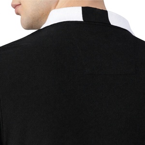 Chemise noire à manches courtes pour homme, col blanc, poignets brodés, logo brodé sur le devant, tissu tricoté en coton/polyester, séchage rapide - Product Image 5