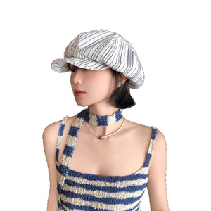 Boina plisada a rayas retro para mujer, sombrero de pintor con protección solar para primavera y verano, diseño asimétrico de popelina de algodón transpirable - Product Image 5