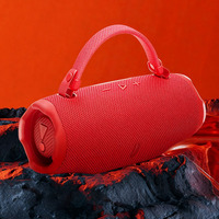 El Nuevo Altavoz Inalámbrico Charge 6 Shockwave 6 es un Altavoz Portátil para Exteriores con Subwoofer.