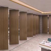 Cloison pliante insonorisée moderne avec cadre en aluminium, coulissante, réduction du bruit de 52 dB pour hôtel, salle de banquet, atelier